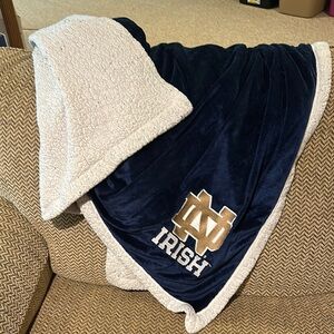 Logo Notre Dame Blue and white Throw Blanket